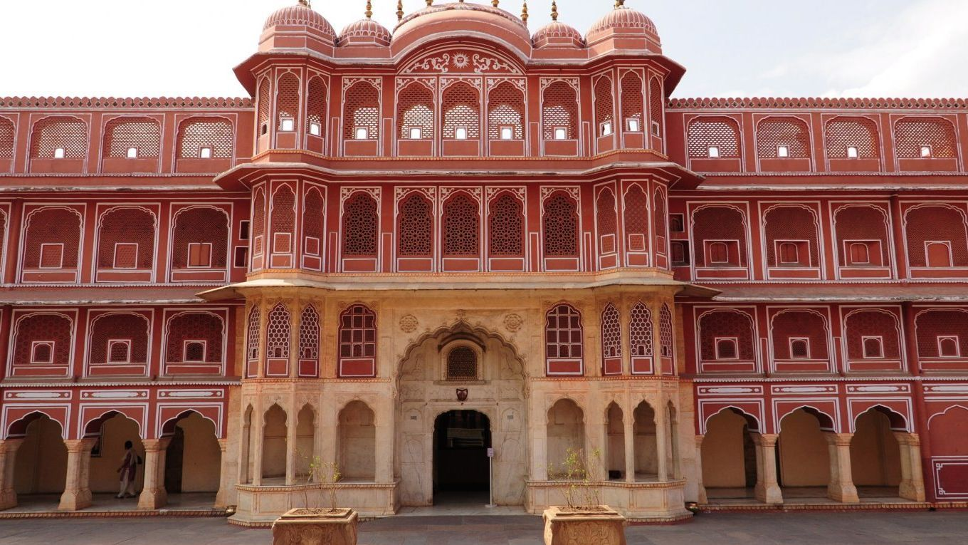 City Palace at the center of Jaipur's royal past